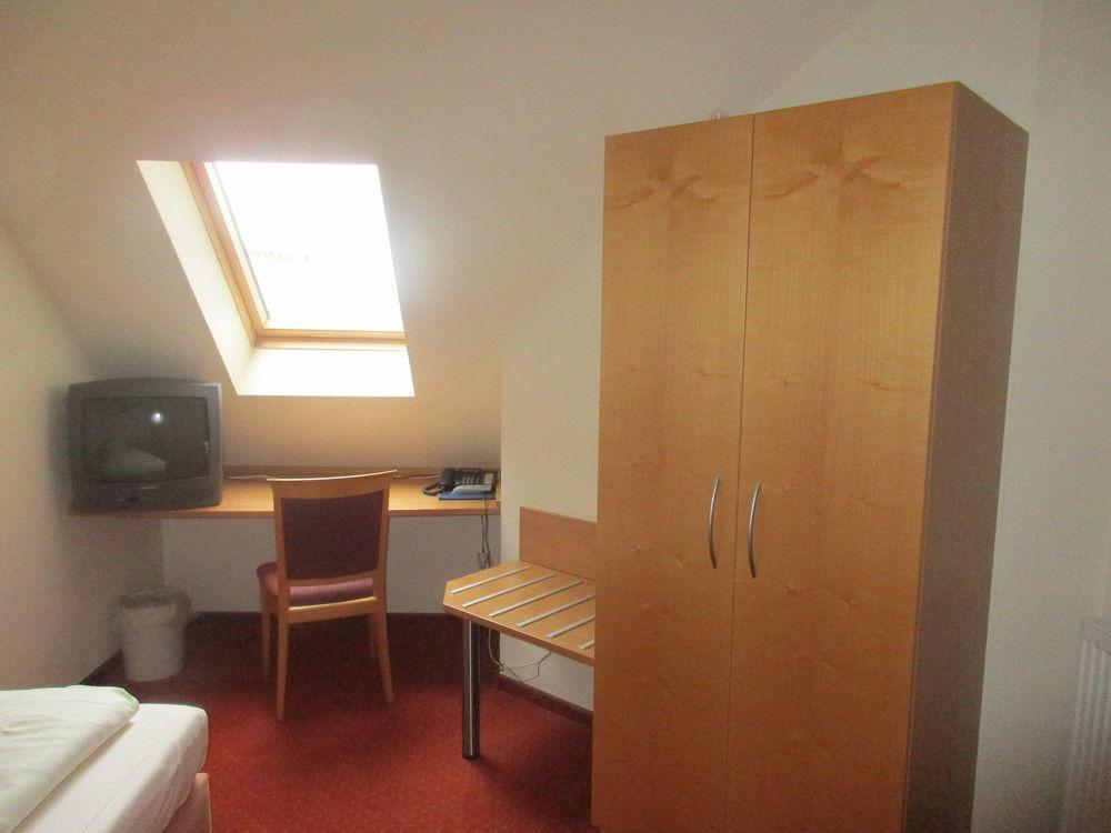 Hotel Restaurant Zehntscheune Sinsheim Kültér fotó